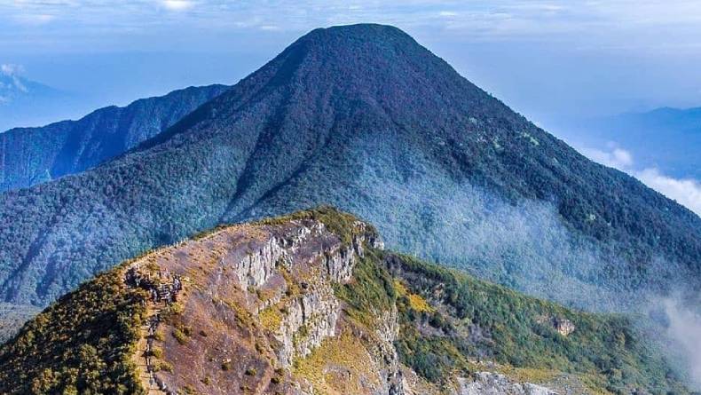 gunung gede pangrango cianjur jawa barat